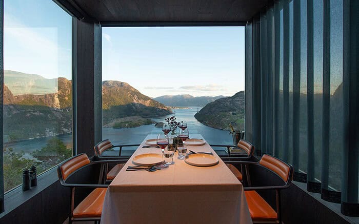 The Cabin That Offers Unbelievable Views Of Nature