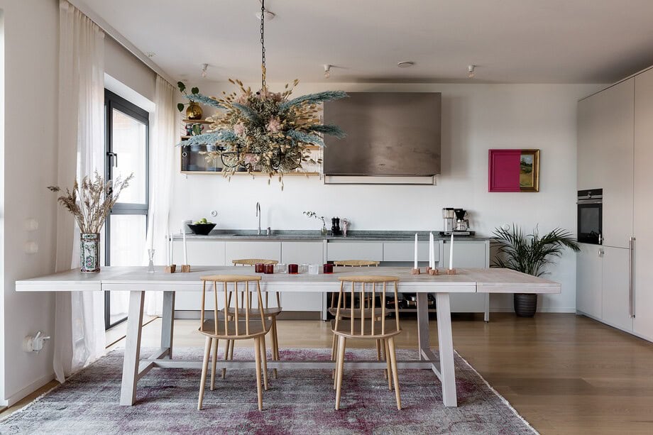 Look At These Perfect Large Floor-To-Ceiling Windows Look At These Perfect Large Floor-To-Ceiling Windows