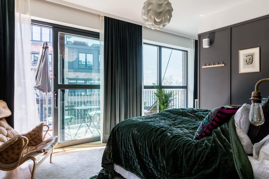 Look At These Perfect Large Floor-To-Ceiling Windows Look At These Perfect Large Floor-To-Ceiling Windows