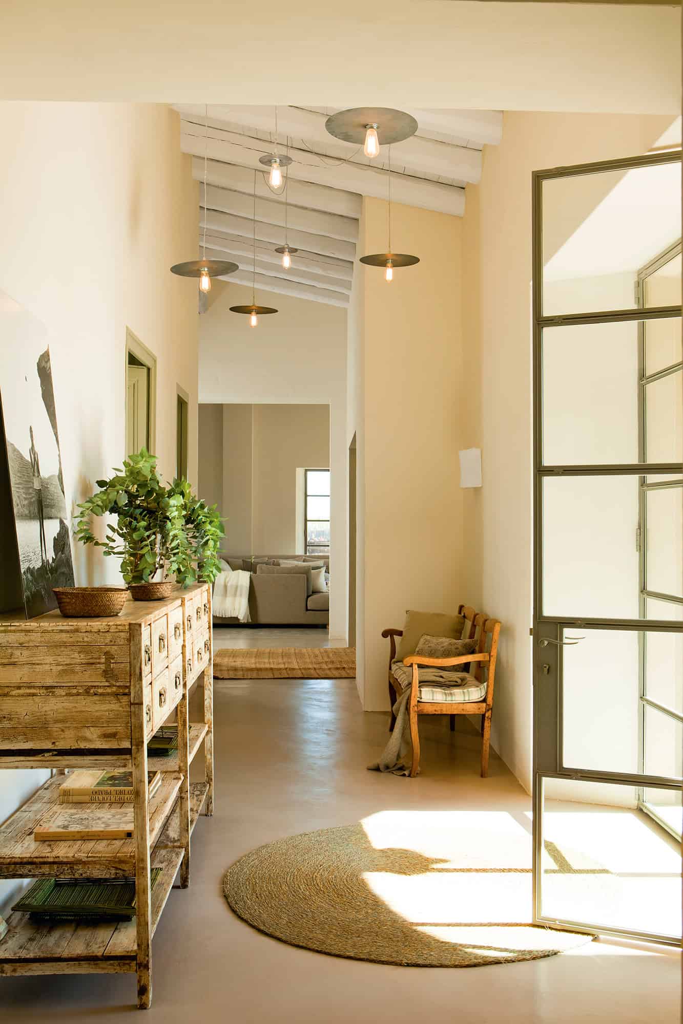 Useful Tips To Bring Light To The Dark Hall Useful Tips To Bring Light To The Dark Hall