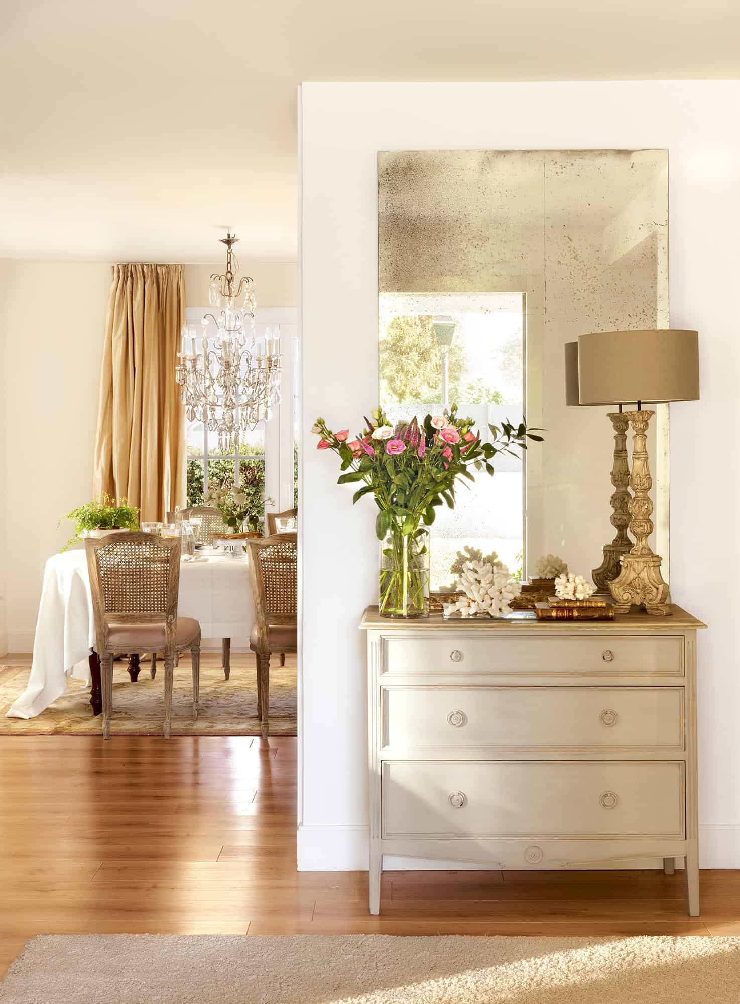 Useful Tips To Bring Light To The Dark Hall Useful Tips To Bring Light To The Dark Hall