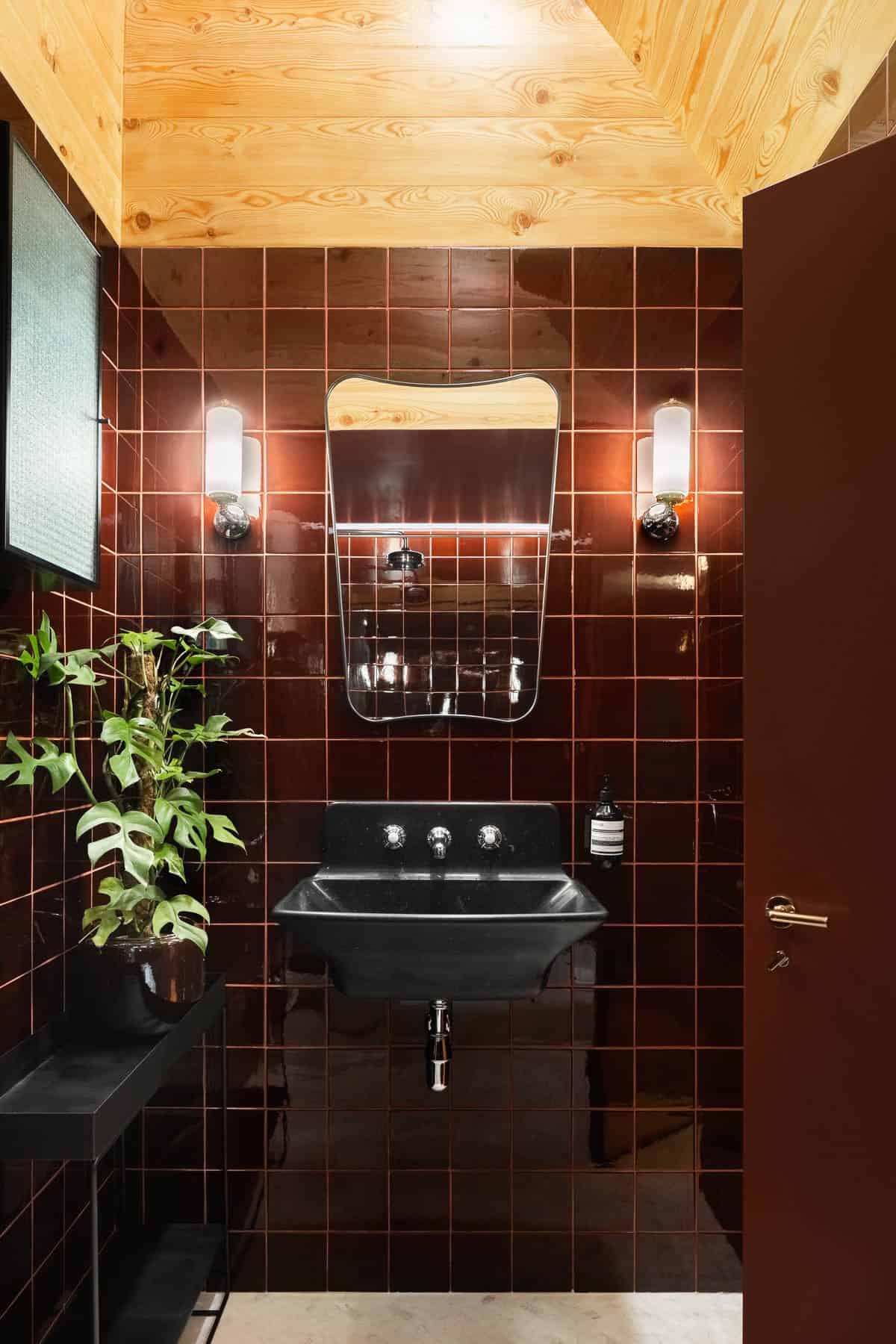 Almirante Reis Apartment rehabilitation by BALA Atelier in Lisbon, Portugal Almirante Reis Apartment rehabilitation by BALA Atelier in Lisbon, Portugal