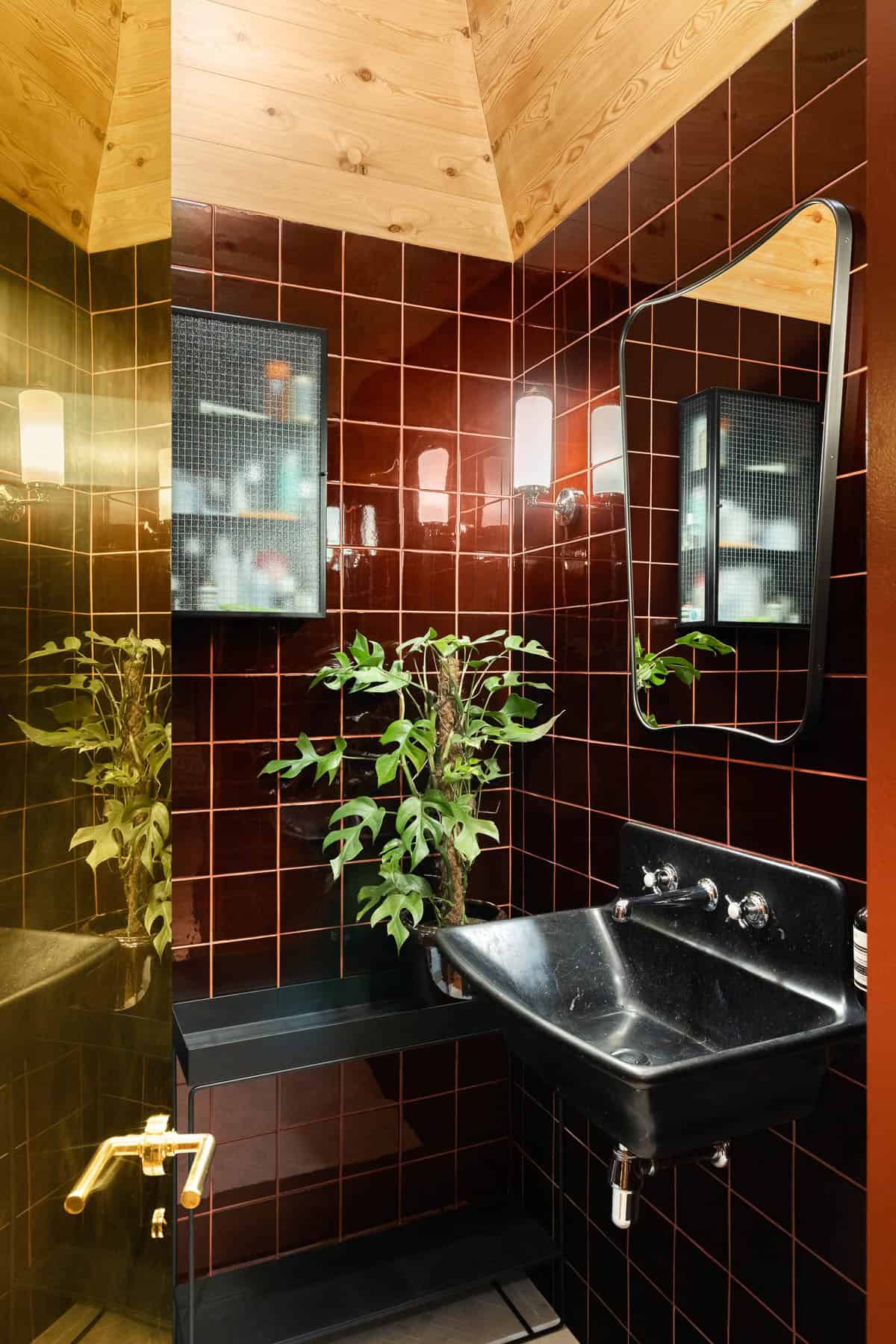 Almirante Reis Apartment rehabilitation by BALA Atelier in Lisbon, Portugal Almirante Reis Apartment rehabilitation by BALA Atelier in Lisbon, Portugal