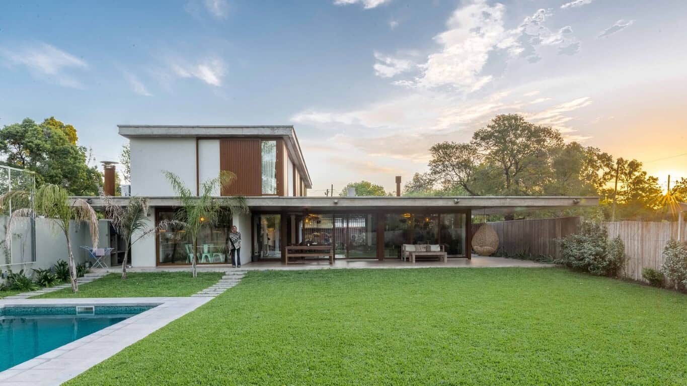 Fluxa House by Gianserra + Lima Arquitectos in La Plata, Argentina Fluxa House by Gianserra + Lima Arquitectos in La Plata, Argentina