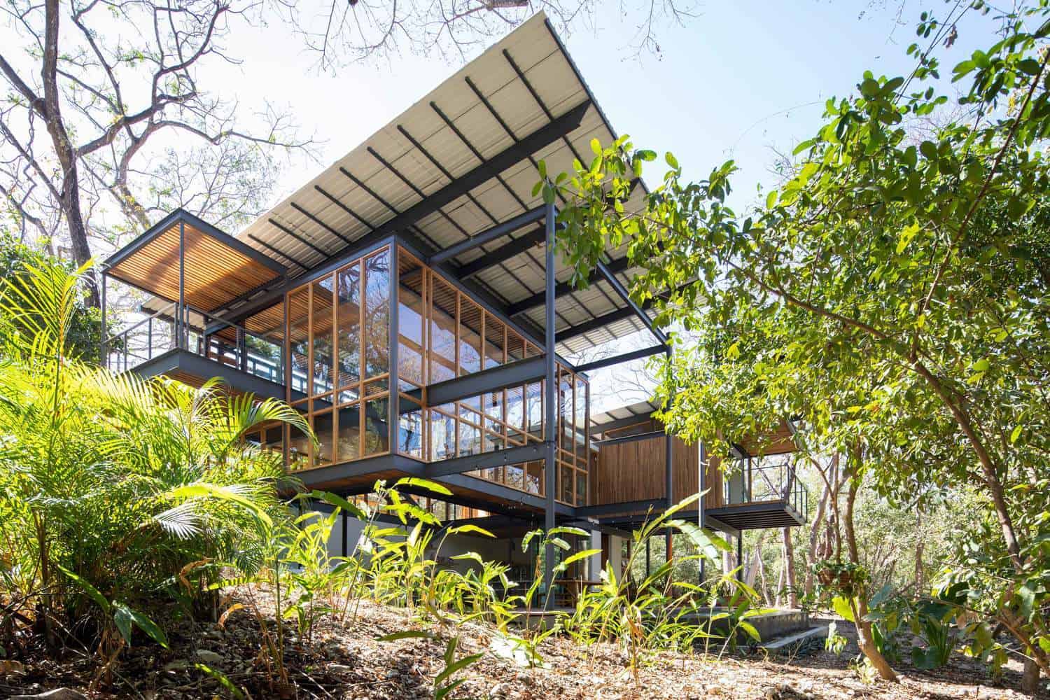 Jungle Frame House by Studio Saxe in Nosara, Costa Rica Jungle Frame House by Studio Saxe in Nosara, Costa Rica