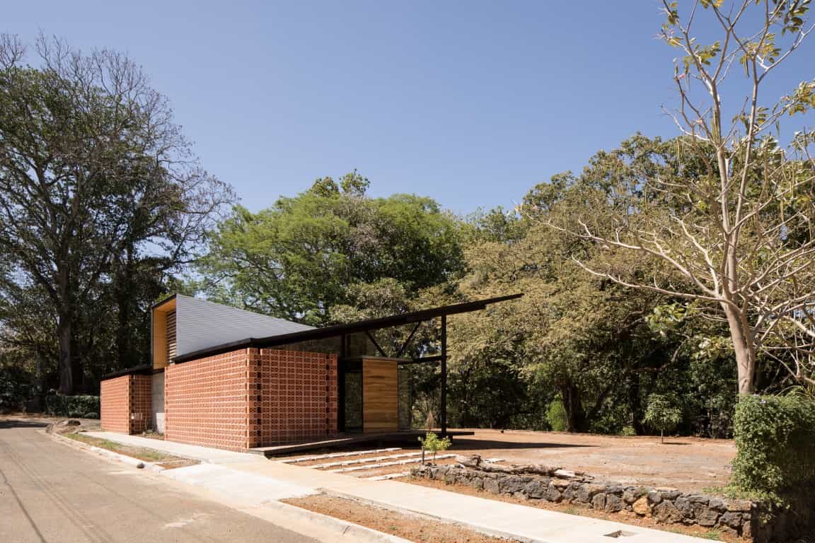 La Garita House by Arkosis in Costa Rica La Garita House by Arkosis in Costa Rica