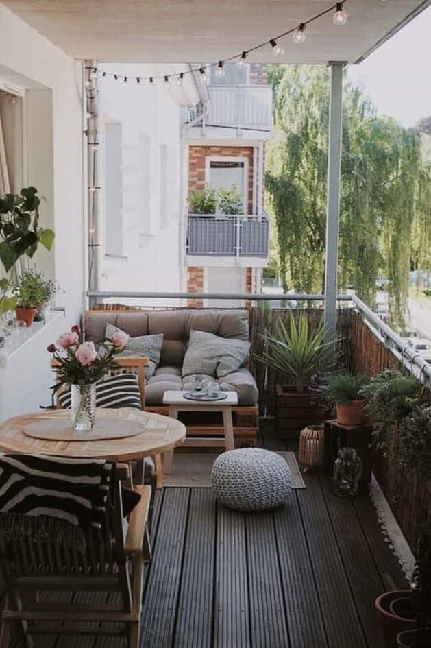 A Cozy Little Balcony That Will Melt Your Heart