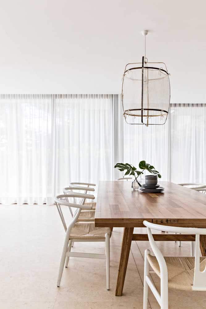 How To Choose The Right White Chair For Your Home How To Choose The Right White Chair For Your Home