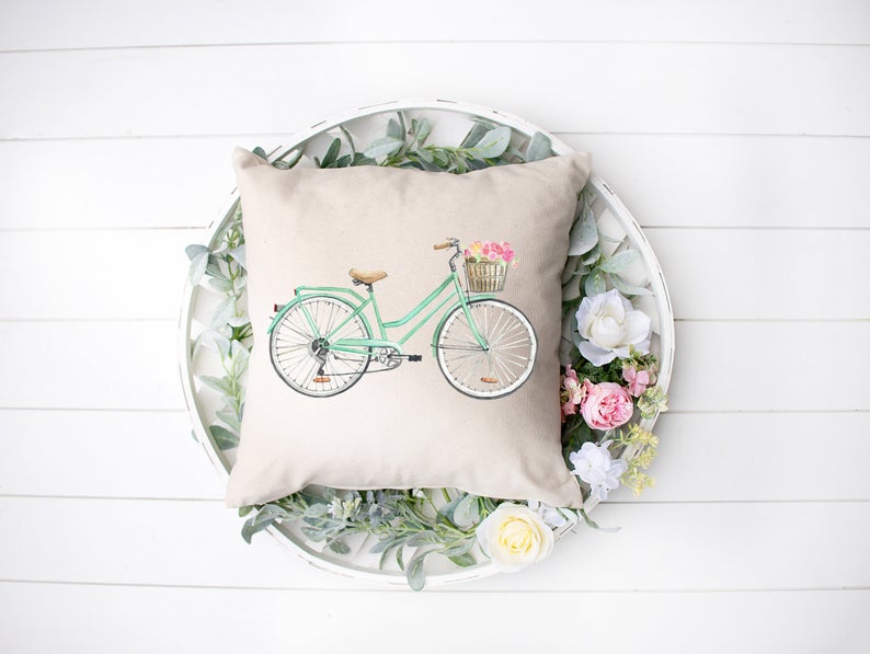 15 Charming Summer Pillow Designs That Will Dress Up Your Beach House