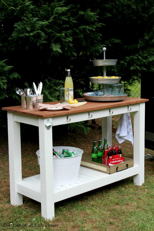 15 Creative DIY Outdoor Bar Projects For The Summer