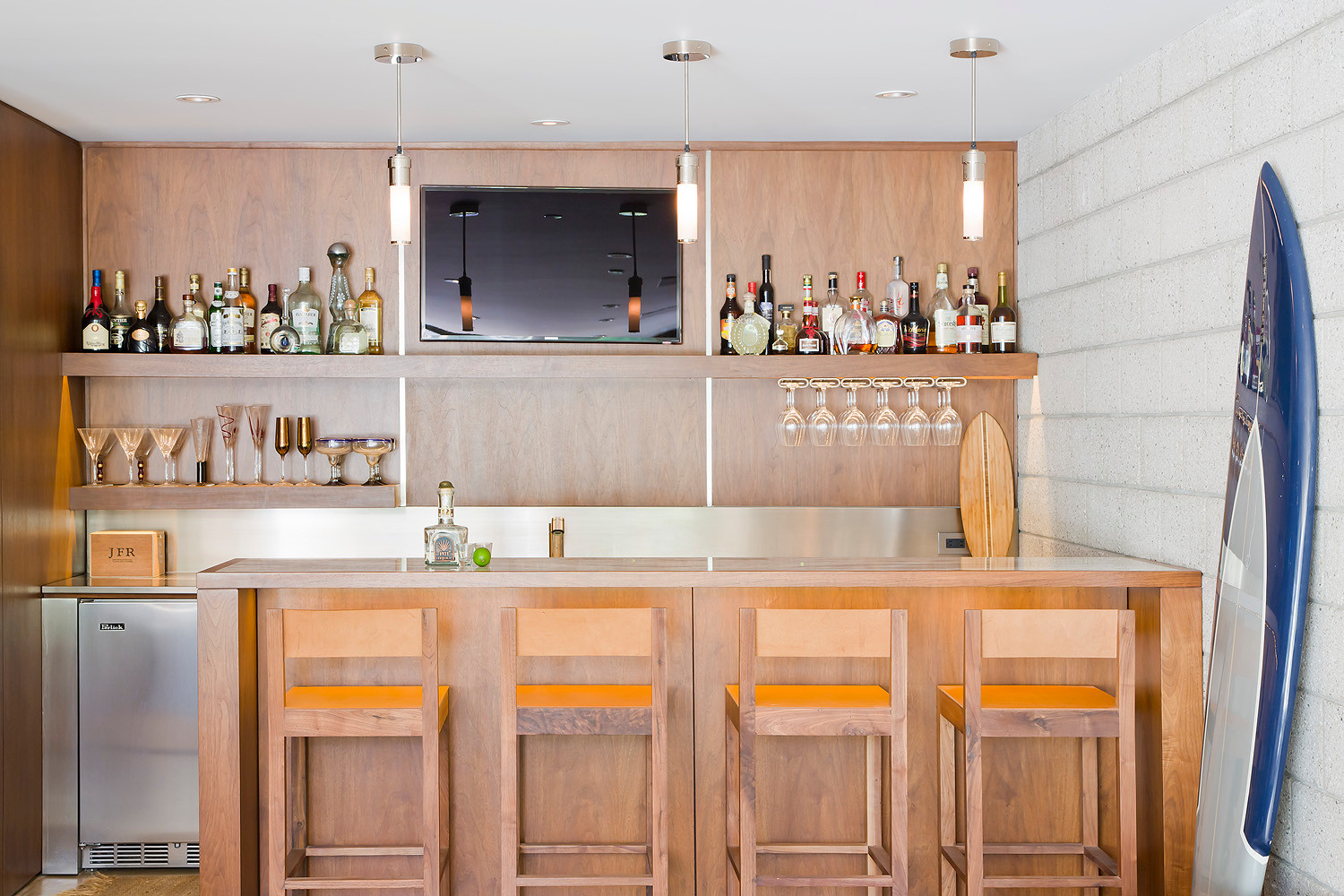 15 Splendid Coastal Home Bar Ideas You Will Want