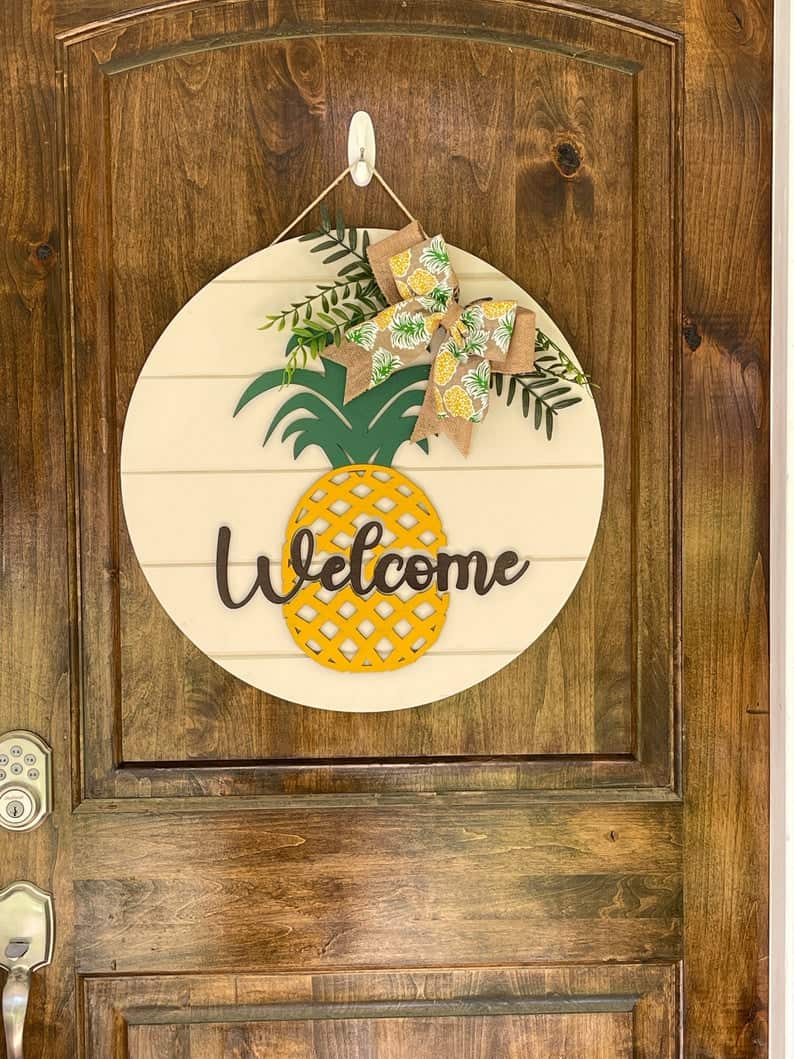 18. Pineapple Welcome Sign 18. Pineapple Welcome Sign