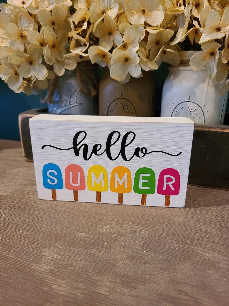18 Joyful Summer Sign Designs That Will Bring Some Color To Your Home