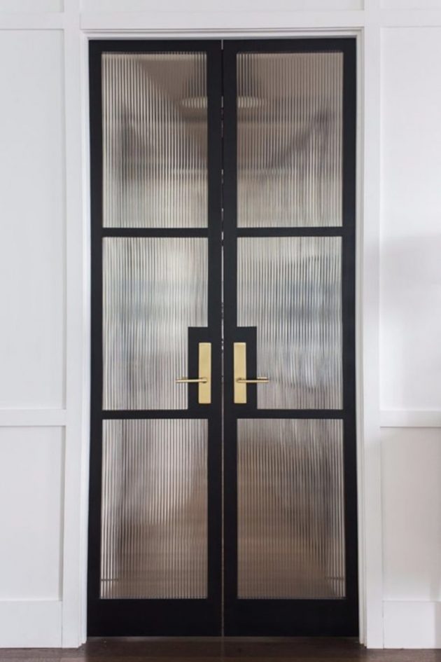 The Glass Door As The Protagonist In Search Of Elegance And Transparency