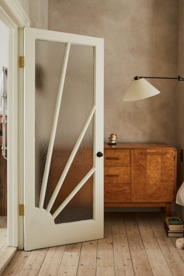 The Glass Door As The Protagonist In Search Of Elegance And Transparency