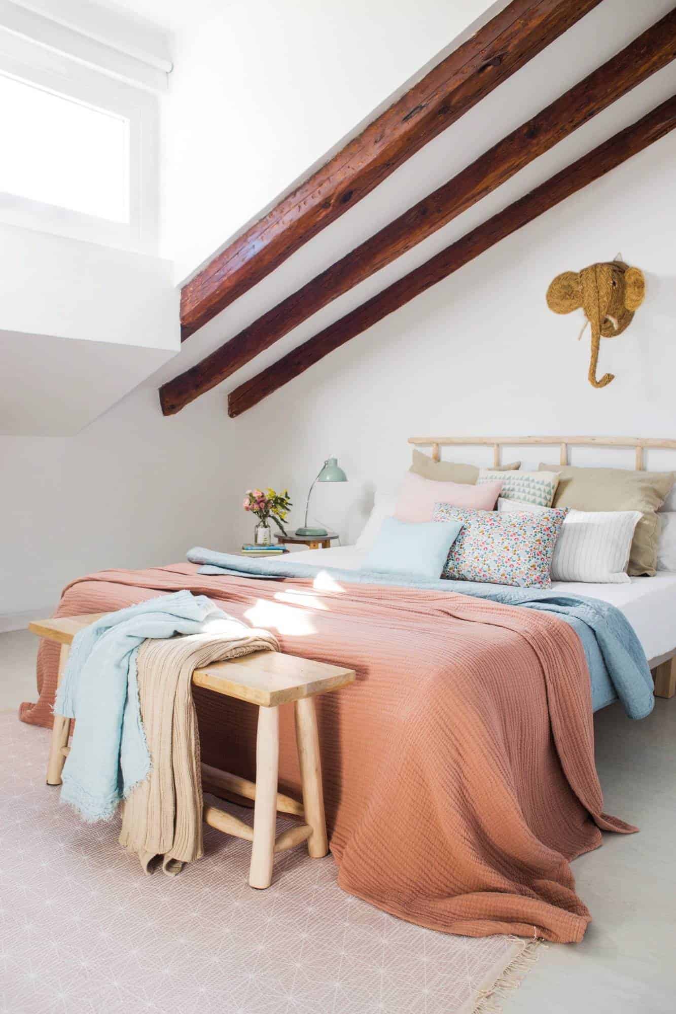 Houses With Low Cost Furniture You'll Love Right Away Houses With Low Cost Furniture You'll Love Right Away