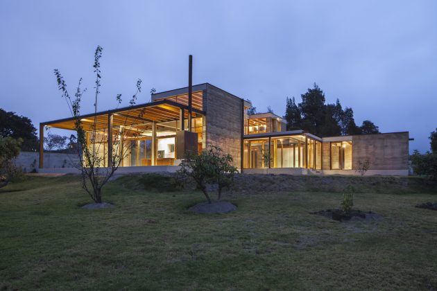 Cotacachi House by Arquitectura X in Ecuador