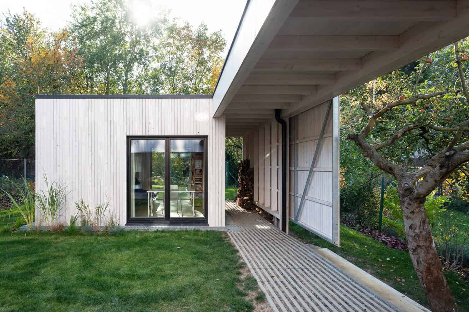 House over the Backyard by DDAANN in Prague, Czech Republic House over the Backyard by DDAANN in Prague, Czech Republic