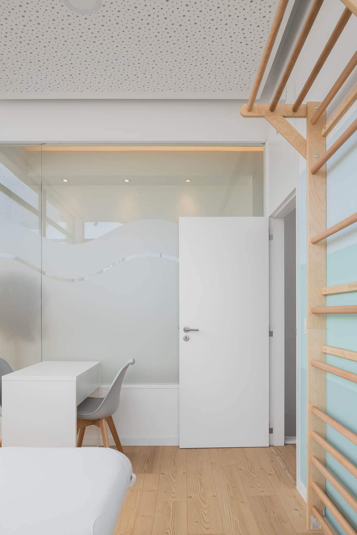 The curves of the human body as inspiration in architecture - BELIFE project by Romulo Neto The curves of the human body as inspiration in architecture - BELIFE project by Romulo Neto