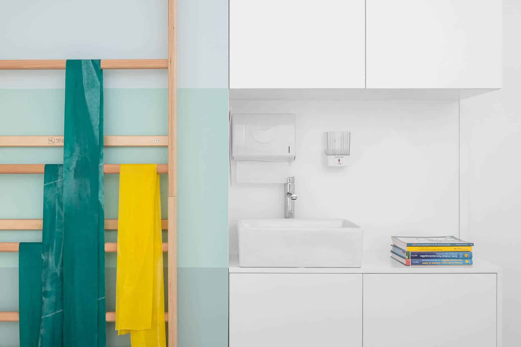 The curves of the human body as inspiration in architecture - BELIFE project by Romulo Neto The curves of the human body as inspiration in architecture - BELIFE project by Romulo Neto