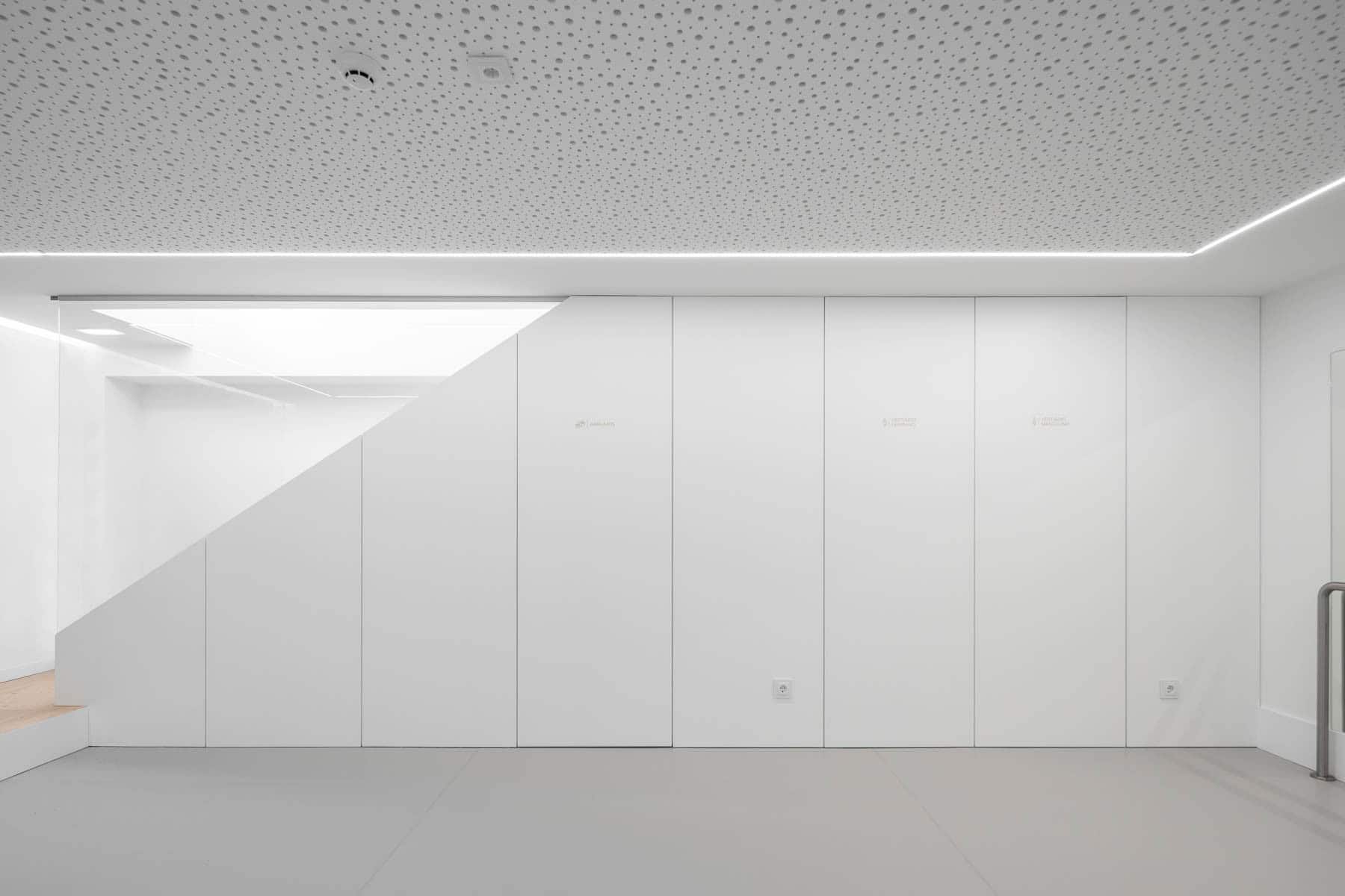 The curves of the human body as inspiration in architecture - BELIFE project by Romulo Neto The curves of the human body as inspiration in architecture - BELIFE project by Romulo Neto