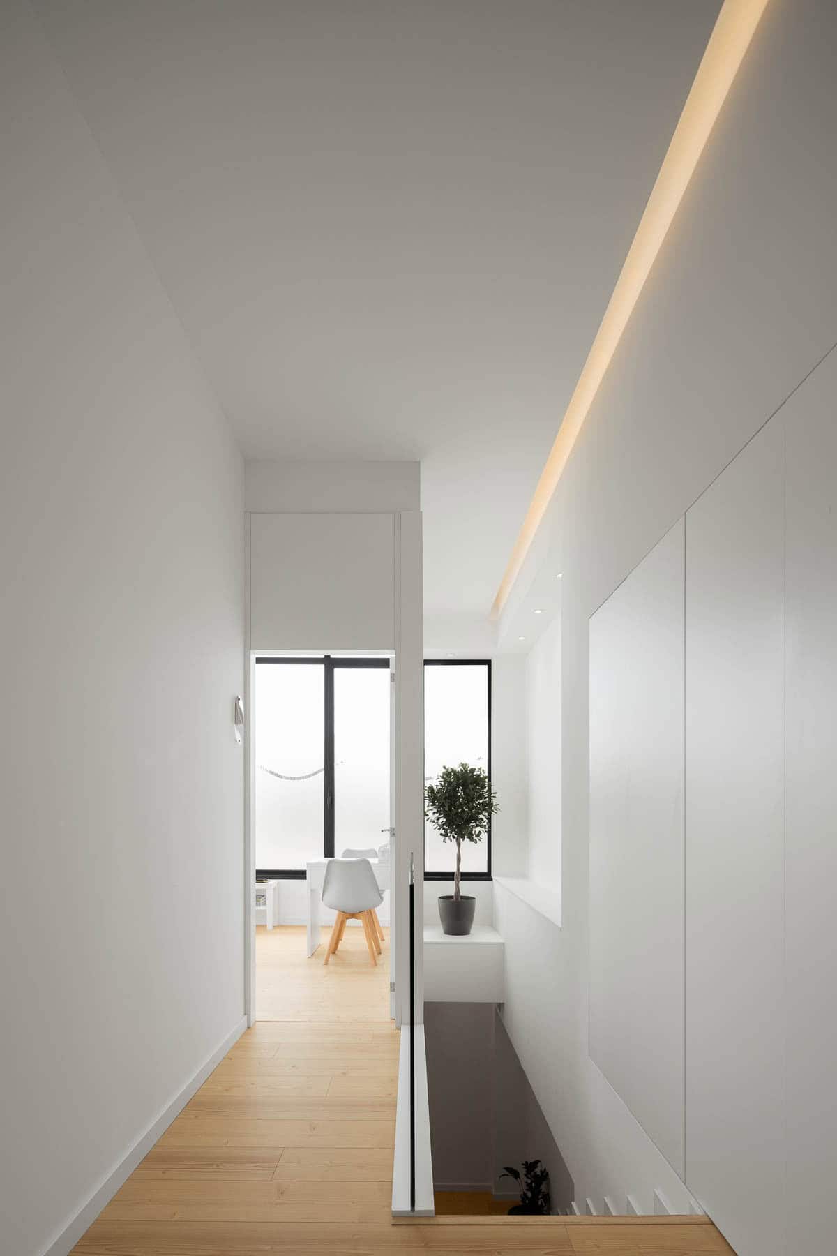 The curves of the human body as inspiration in architecture - BELIFE project by Romulo Neto The curves of the human body as inspiration in architecture - BELIFE project by Romulo Neto