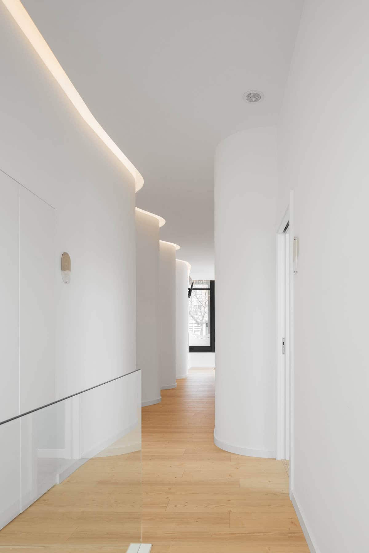 The curves of the human body as inspiration in architecture - BELIFE project by Romulo Neto The curves of the human body as inspiration in architecture - BELIFE project by Romulo Neto