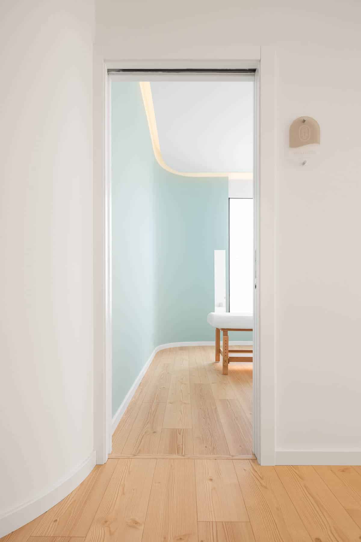 The curves of the human body as inspiration in architecture - BELIFE project by Romulo Neto The curves of the human body as inspiration in architecture - BELIFE project by Romulo Neto