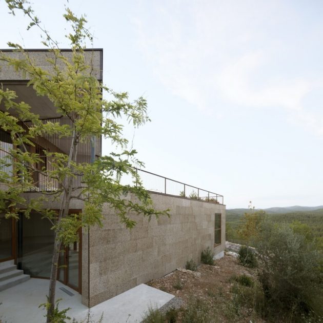 The house in the forest by El Fil Verd in Barcelona, Spain