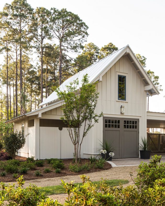 14 Examples of Amazing Coastal Garage Designs For Your Beach House