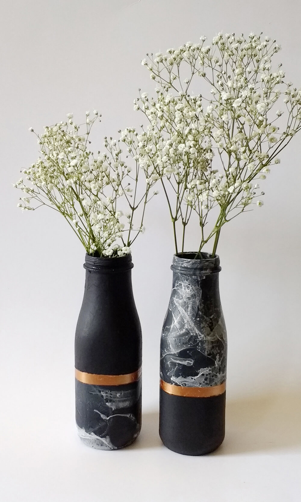 16 Cool DIY Bottle Painting Projects You'll Enjoy Crafting Over The Weekend