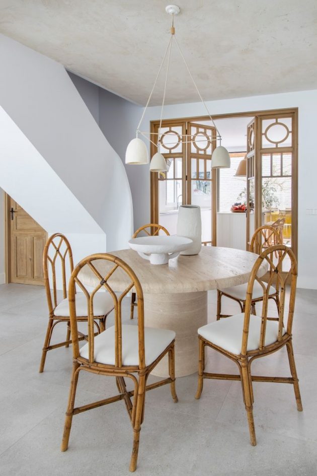 Elegant Home Atmosphere In A Madrid Country House