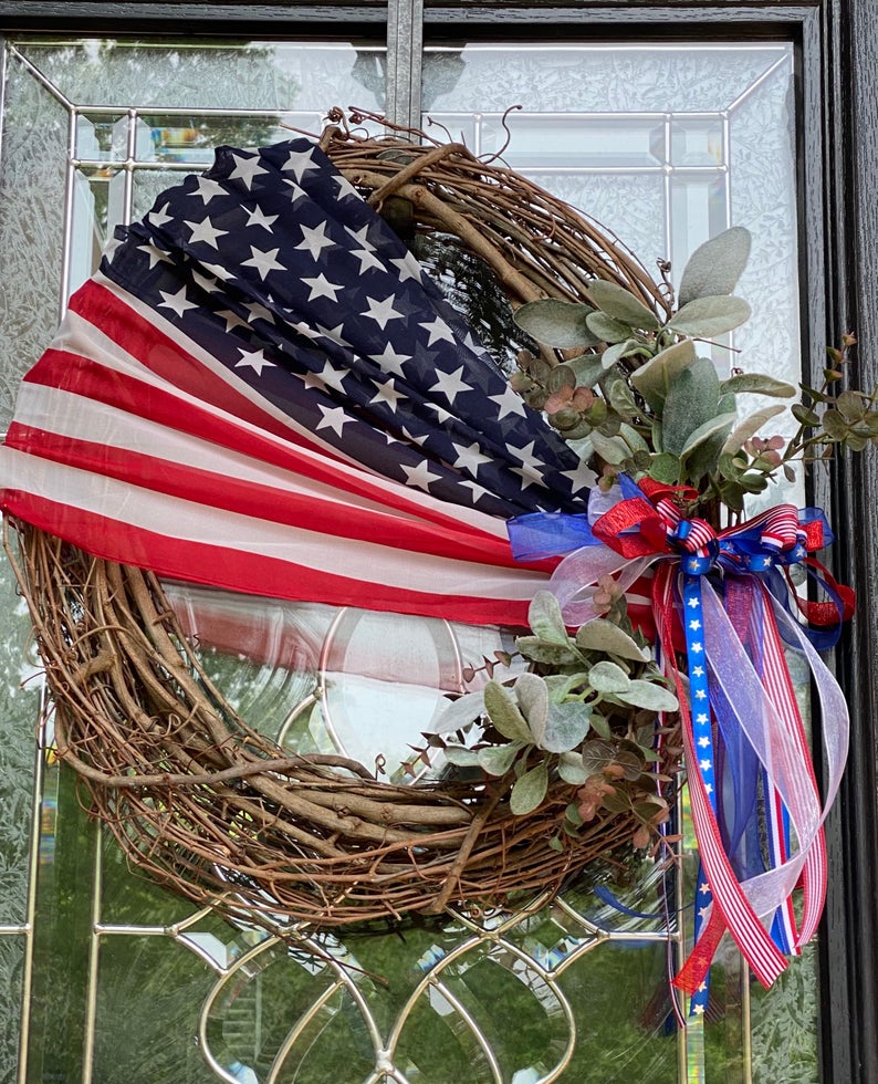 20 Must-Have Patriotic Wreath Designs for the 4th of July