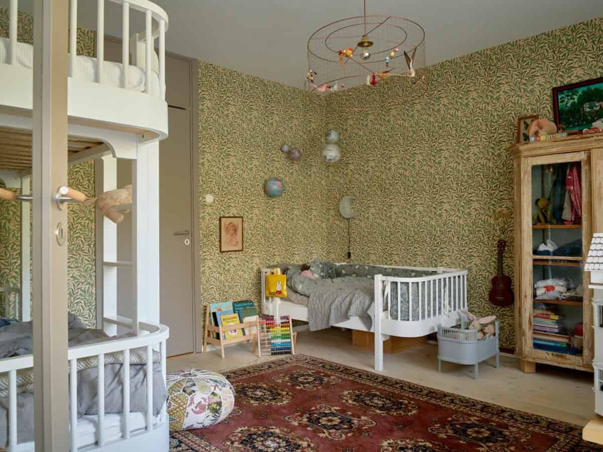 Children's Bedroom With Bunk Beds For 3 Children Children's Bedroom With Bunk Beds For 3 Children