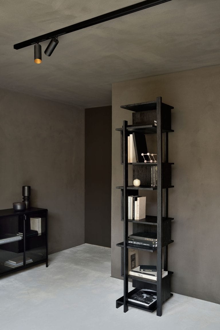 How To Bring Contrast In Your Interior With Black Decoration