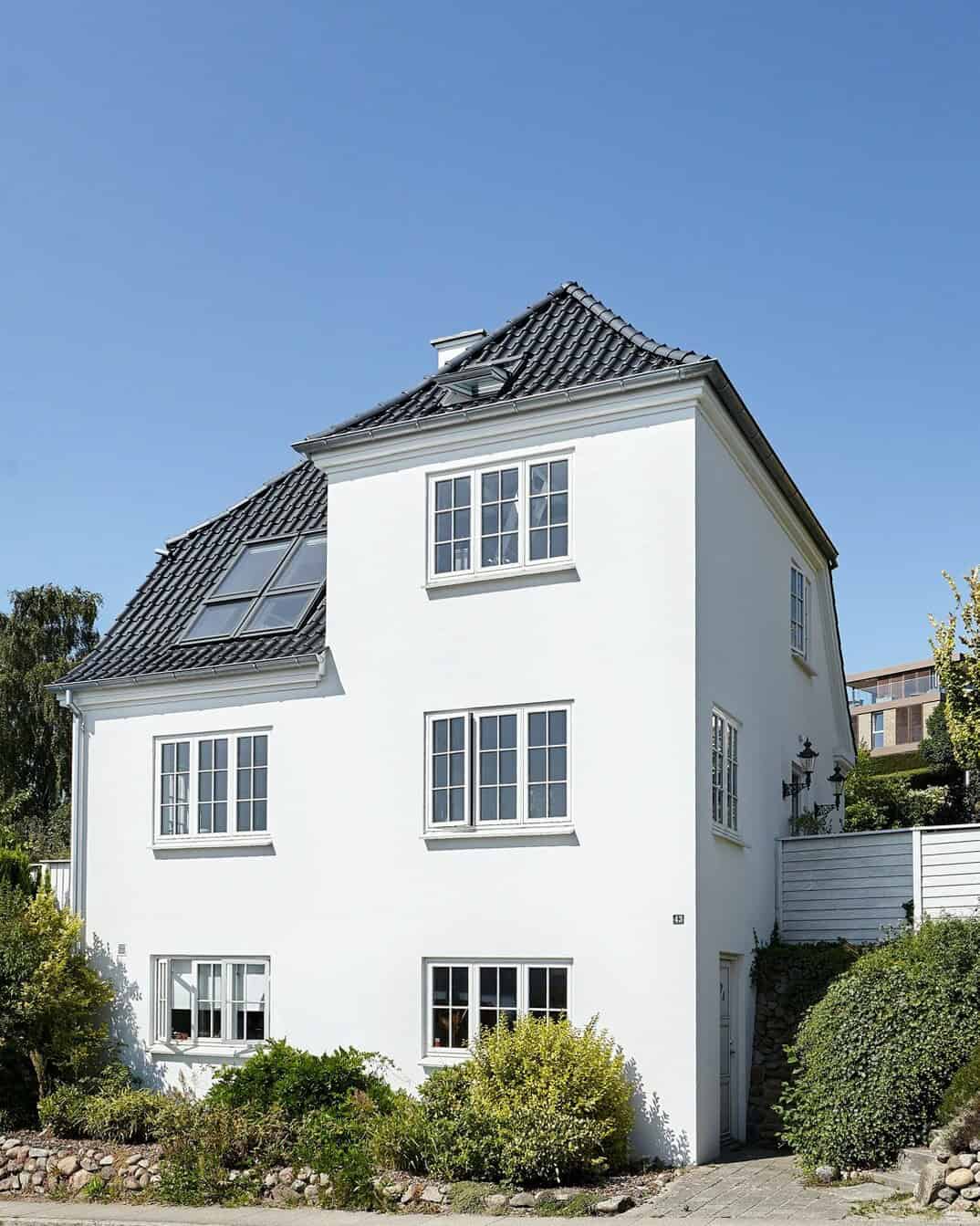 Take A Look At The 85-Year Old Danish Villa That Has Been Renovated Take A Look At The 85-Year Old Danish Villa That Has Been Renovated