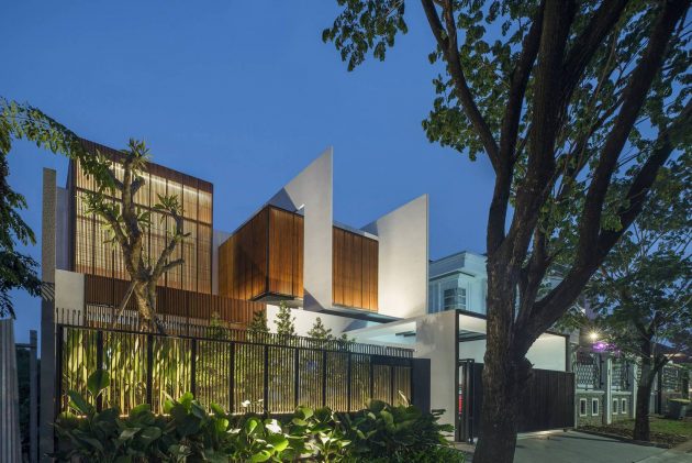 Between 2 Courtyards House by eben in Indonesia