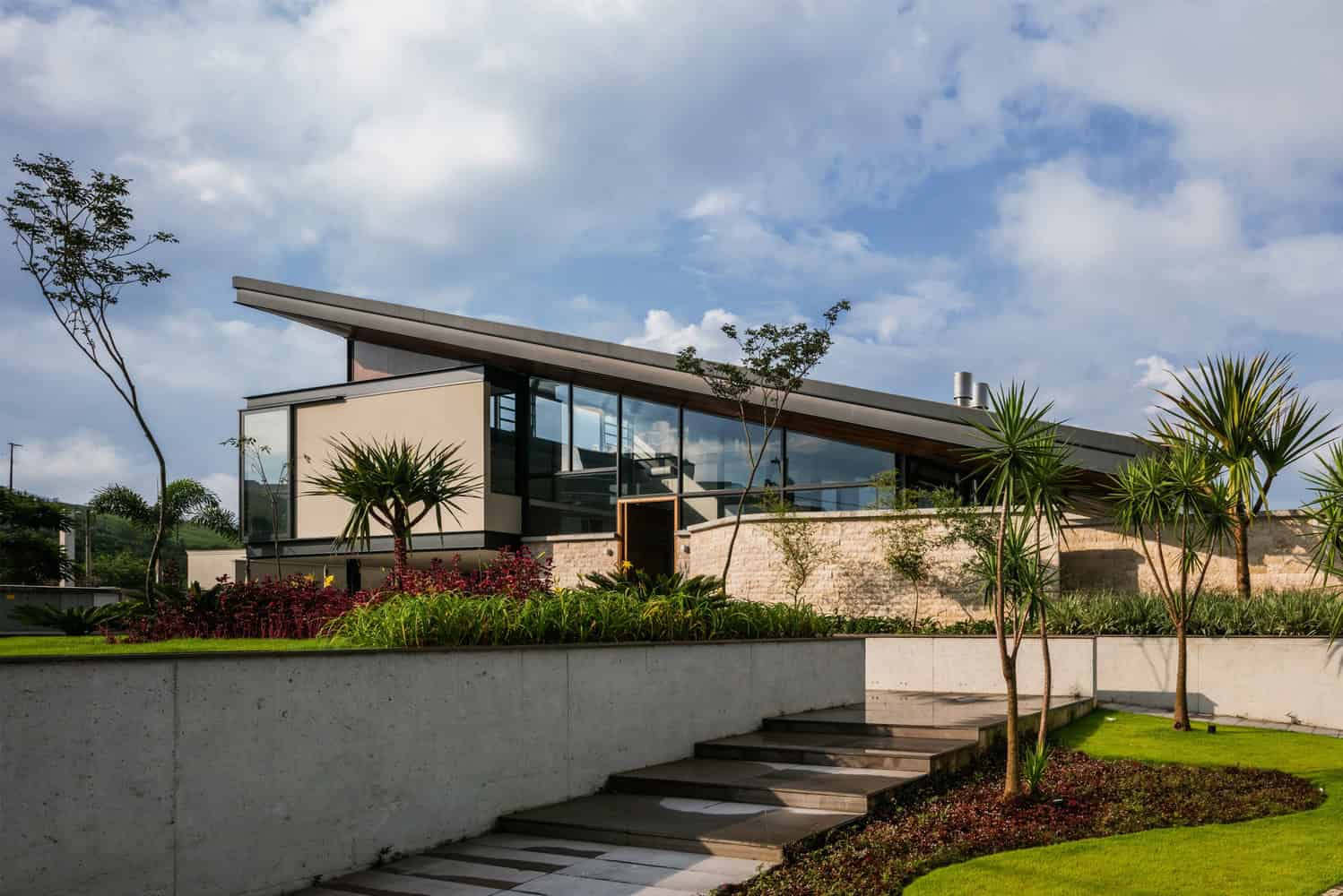 CR House / Obra Arquitetos / Brazil