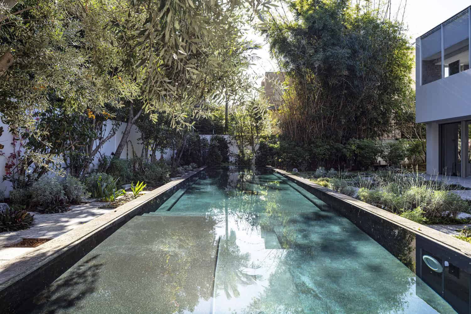 Nish House by Paritzki & Liani Architects in Ramat Hasharon, Israel Nish House by Paritzki & Liani Architects in Ramat Hasharon, Israel