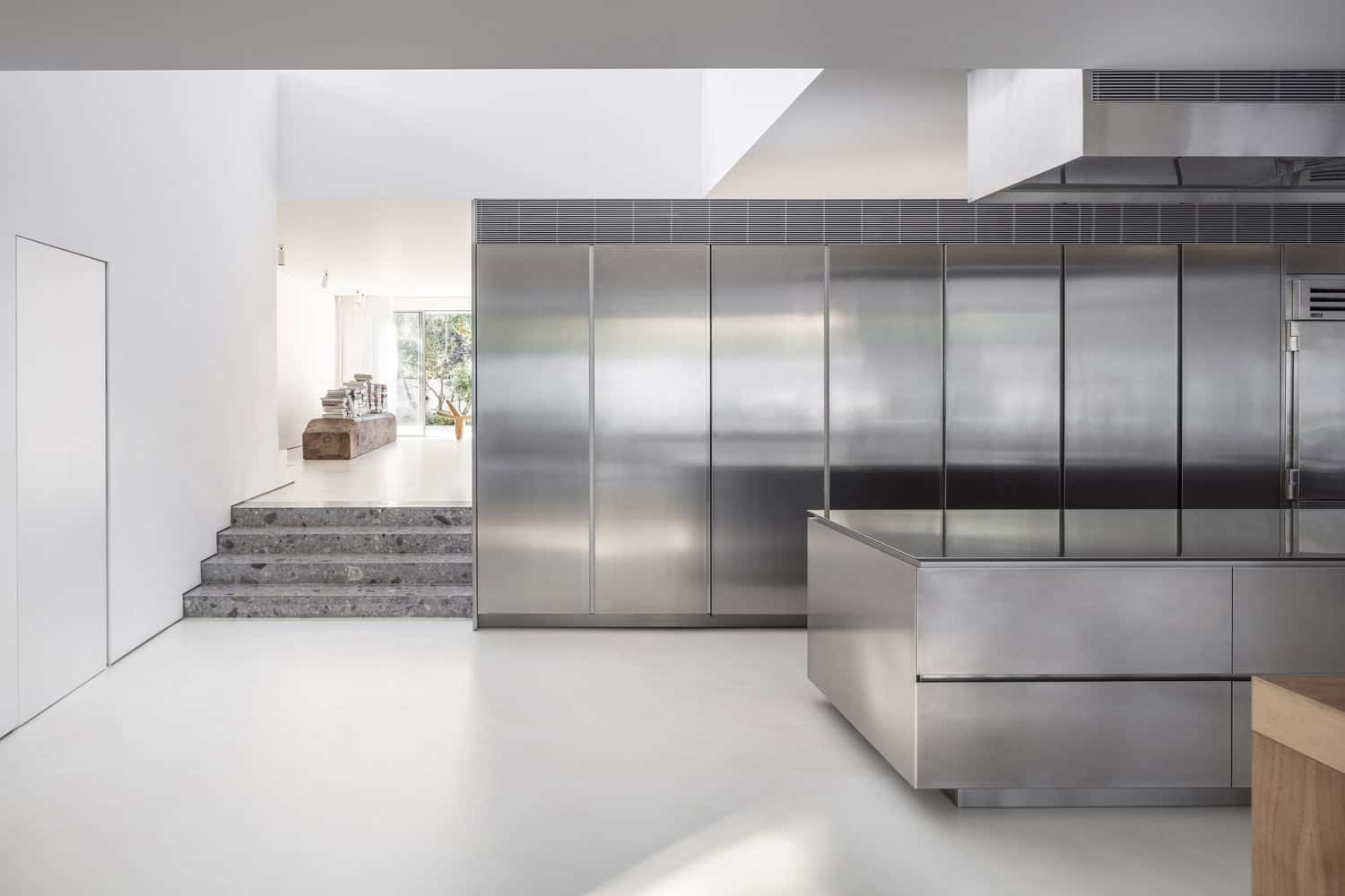 Nish House by Paritzki & Liani Architects in Ramat Hasharon, Israel Nish House by Paritzki & Liani Architects in Ramat Hasharon, Israel