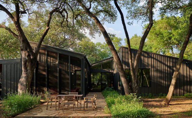 Ridgeview House by THOUGHTBARN in Austin, Texas