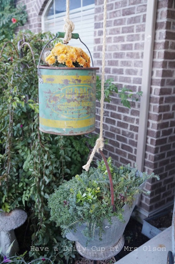 14 Awesome DIY Hanging Décor Ideas For Your Backyard