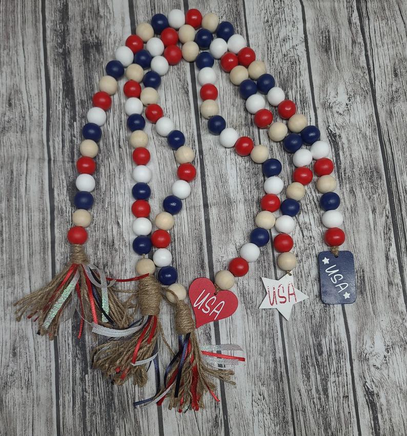 18 Colorful 4th of July Garland Designs You'll Enjoy Hanging