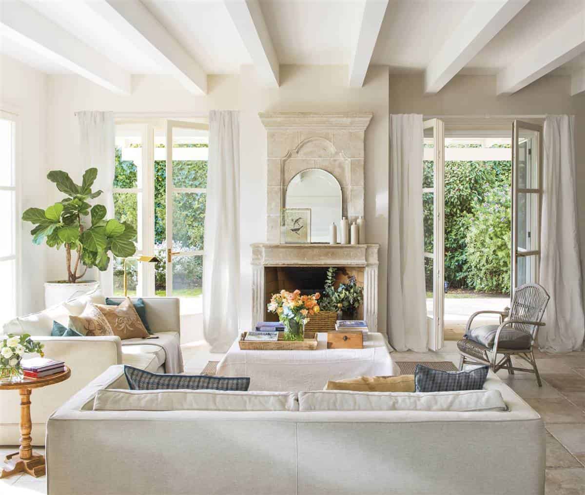 4. WHEN THE FIREPLACE IS THE STAR PIECE 4. WHEN THE FIREPLACE IS THE STAR PIECE