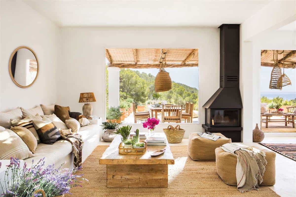 7. A WHITE ROOM WITH FIBERS 7. A WHITE ROOM WITH FIBERS