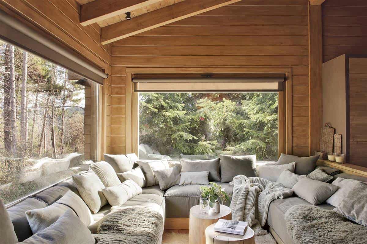 9. A ROOM DESIGNED TO SHARE 9. A ROOM DESIGNED TO SHARE