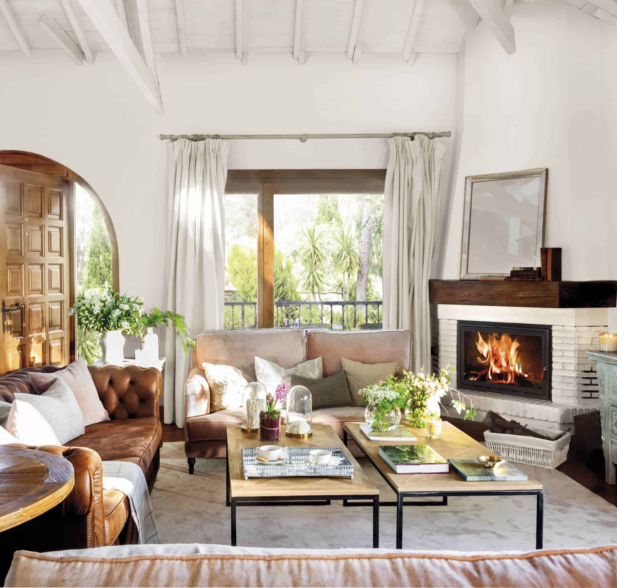 9. RUSTIC AND WITH FIREPLACE 9. RUSTIC AND WITH FIREPLACE