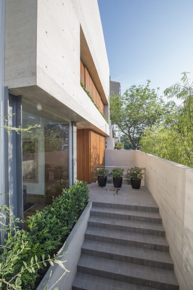 House V by Jaime Ortiz de Zevallos in Lima, Peru