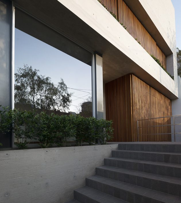 House V by Jaime Ortiz de Zevallos in Lima, Peru