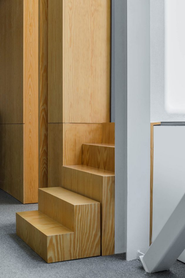 Office stairs as a sculptural piece designed by Paulo Merlini Architects